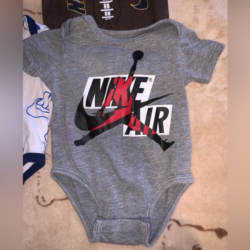 Nike Baby Boy Onesie Bundle - Picture 2 of 7